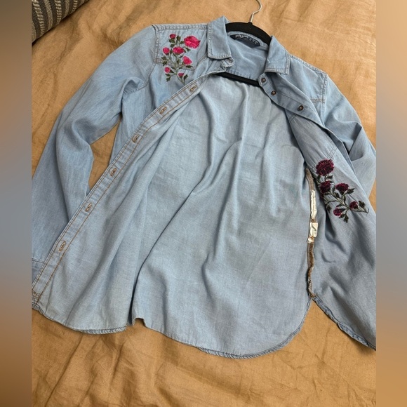 Zara chambray Embroidered flowers button down Denim Shirt - Picture 3 of 7